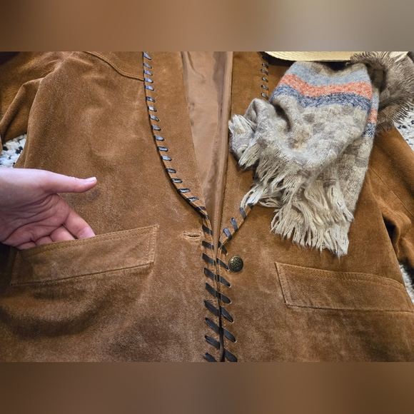 Wear On Earth brand. Leather jacket/ blazer. Size Med. 2 pockets. Metal button. - Picture 6 of 13